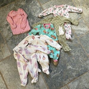 Girls Carters NB Newborn Footie Pajama Sleepers Lot of 5 plus 1 sack sleeper